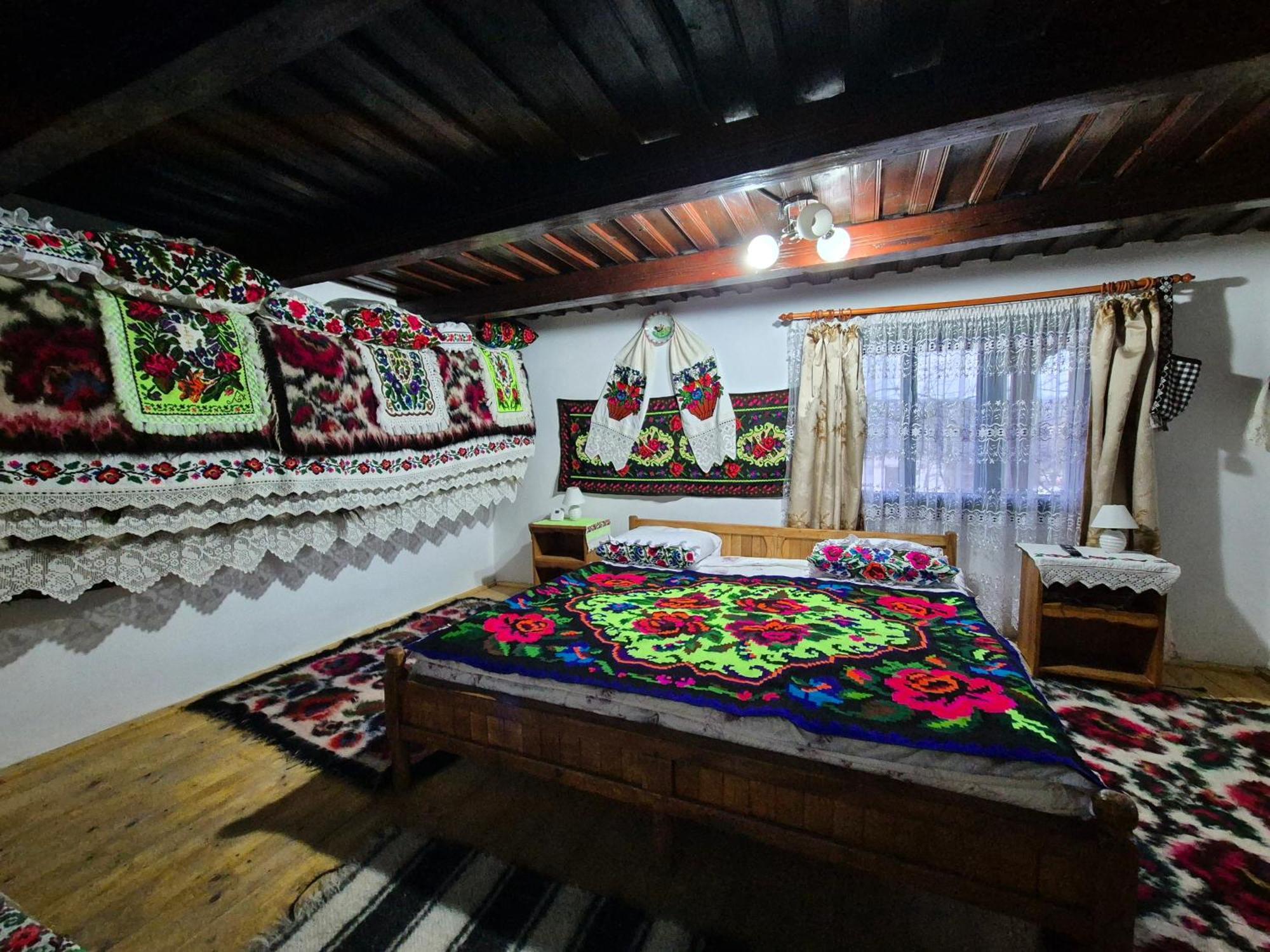Gasthaus La Rodica In Vale Ocna Şugatag Exterior foto