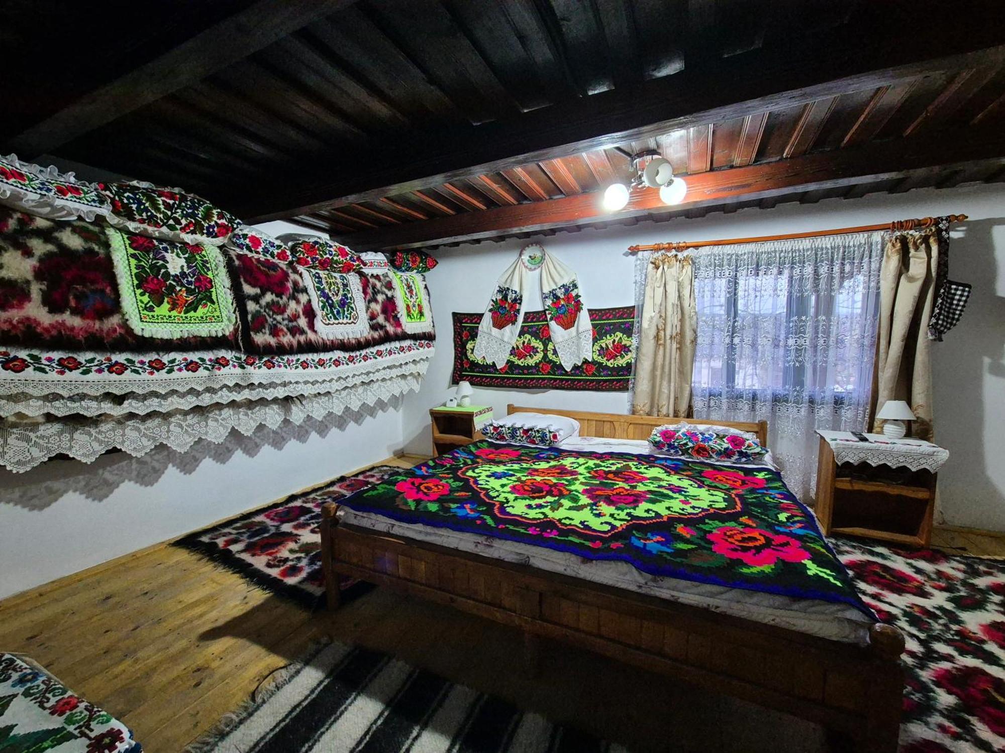 Gasthaus La Rodica In Vale Ocna Şugatag Exterior foto